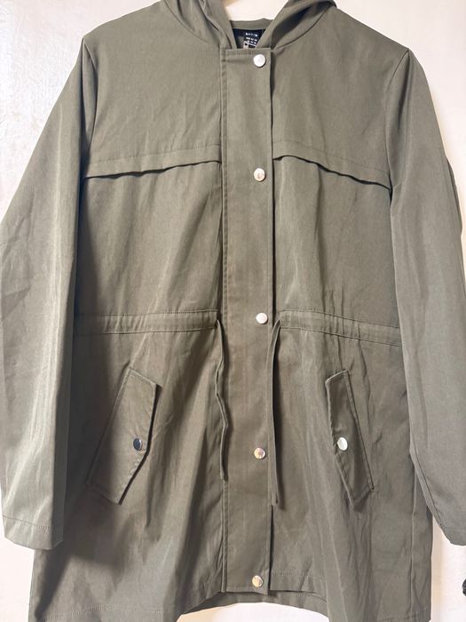 Куртка вітровка жіноча