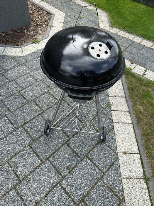 Grill węglowy okrągły