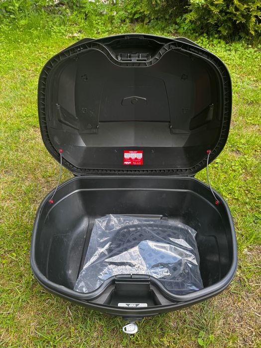 Kufer centralny givi blade monolock 47