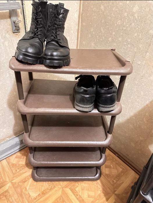 Полки высокие, крепкий пластик для обуви