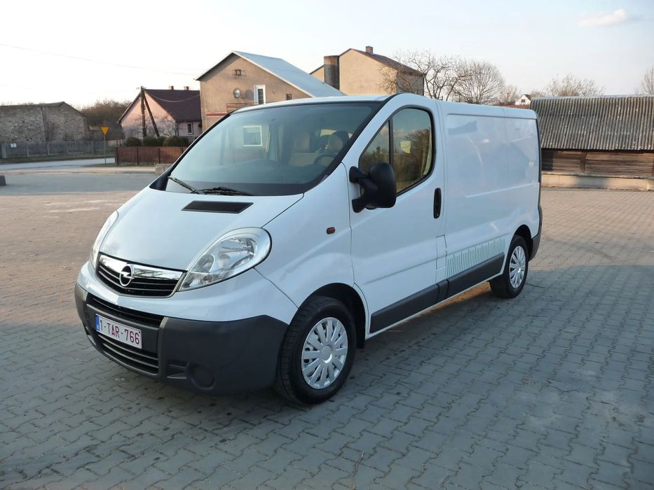 Opel Vivaro  2.0 Diesel,Klima,LIFT,3 Osobowy,Mały Przebieg,Stan.B.Dobry