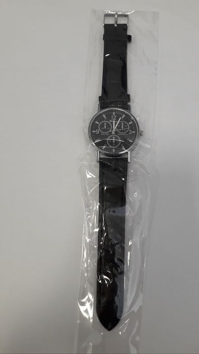 Czarny zegarek na rękę