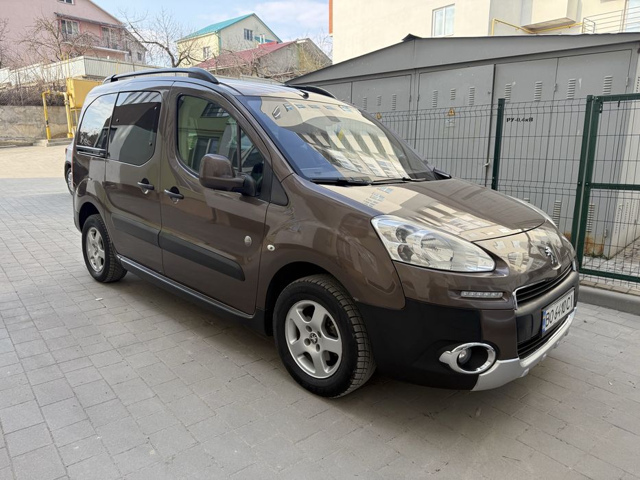 Peugeot Partner 2013 року