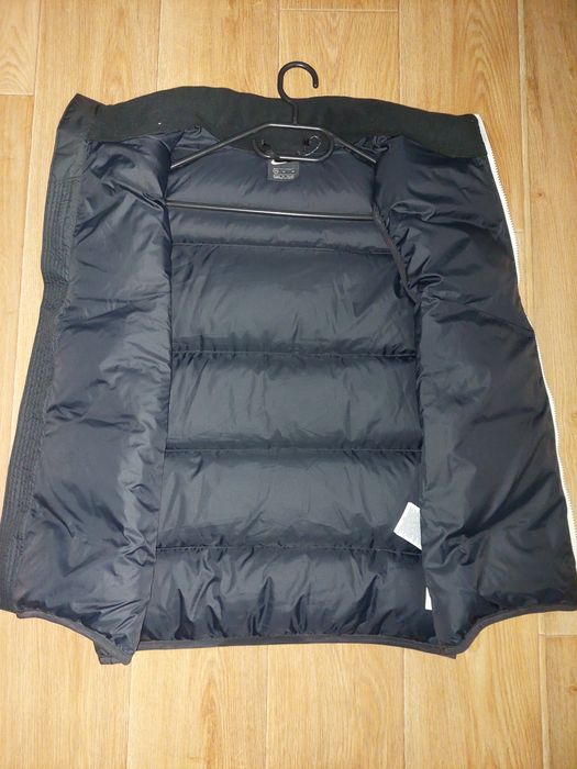 Чоловіча  жилетка  р.  S, M nike нова
поп 40
пог 55
довж 66
пуховик
Но