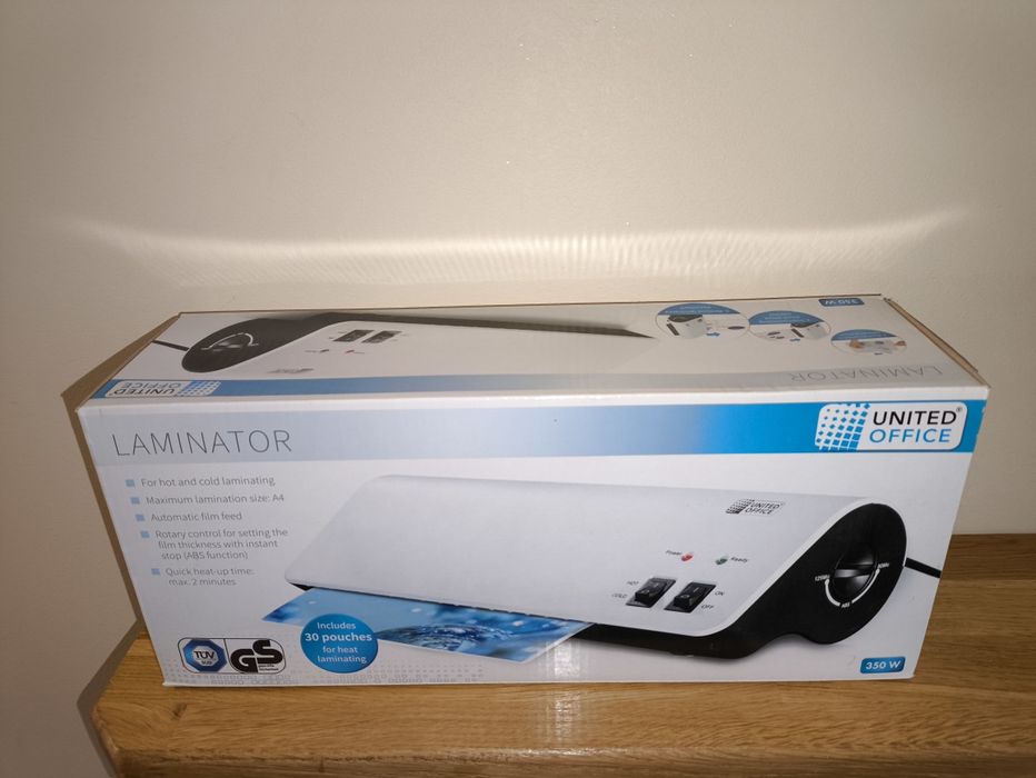 Laminator dokumentów.