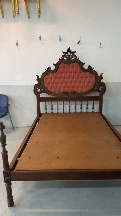 Cama Luís XV em muito bom estado