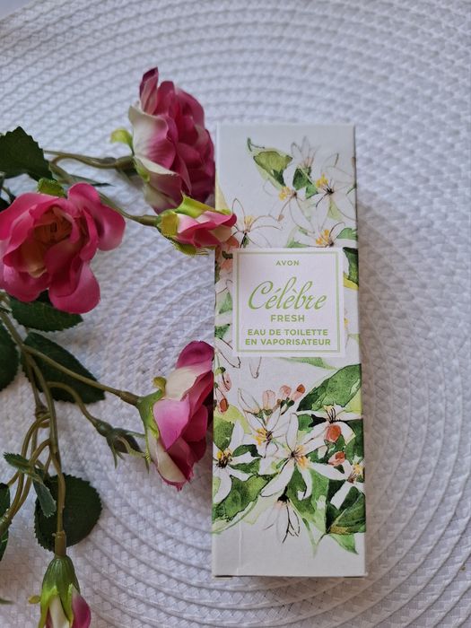 Zapach Celebre fresh zielony Avon perfumy