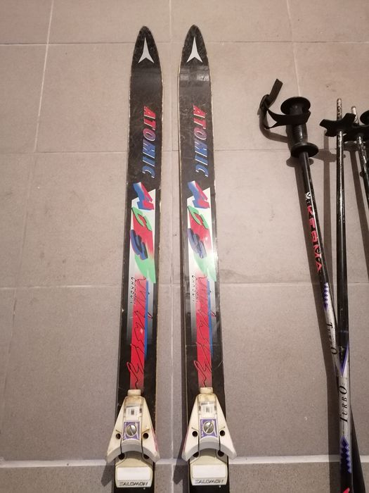 Vendo ski (skis) e batons antigos