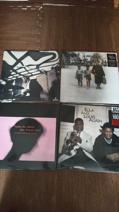 David Bowie 
 Space Oddity

David Bowie 
The Rise and Fall of Ziggy Stardust and the Spiders from Mars

New and sealed
50€