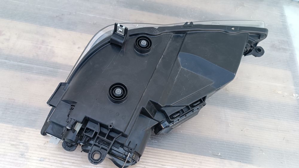 Vendo farol direito de SEAT Leon 5F ano 2015