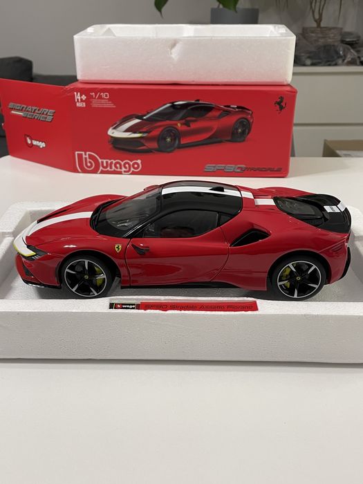 Model Ferrari SF90 Stradale Assetto Fiorano 1/18 Bburago Signature