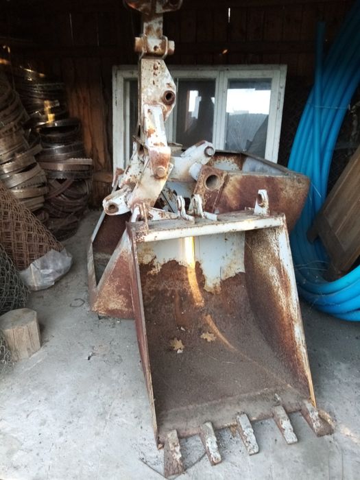 Продам грейферний і два траншейорийних ковші.