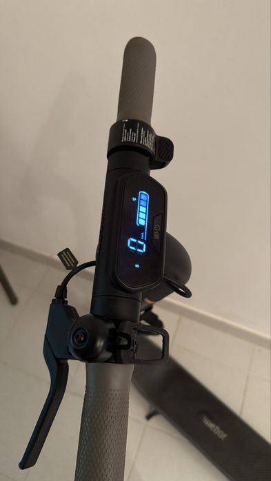 Trotinete praticamente nova