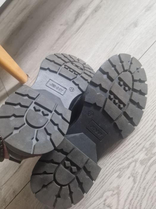 Damskie polbuty wiązane 39