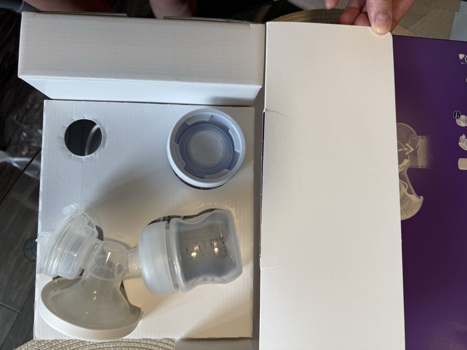 Philips Avent молоковідсмоктувач.