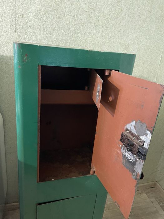 Сейф на два отдиления