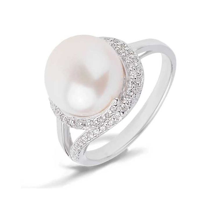 серебряное кольцо с жемчужиной 17 р