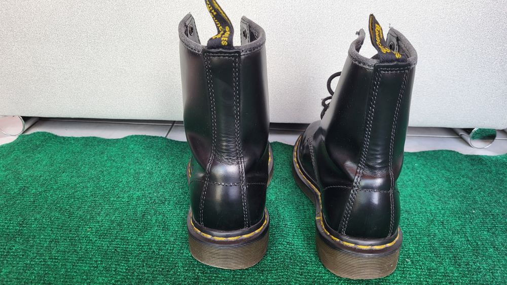 Botas pretas Dr. Martins 36