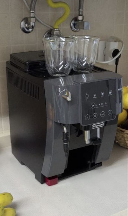 Máquina de Café Automática DELONGHI