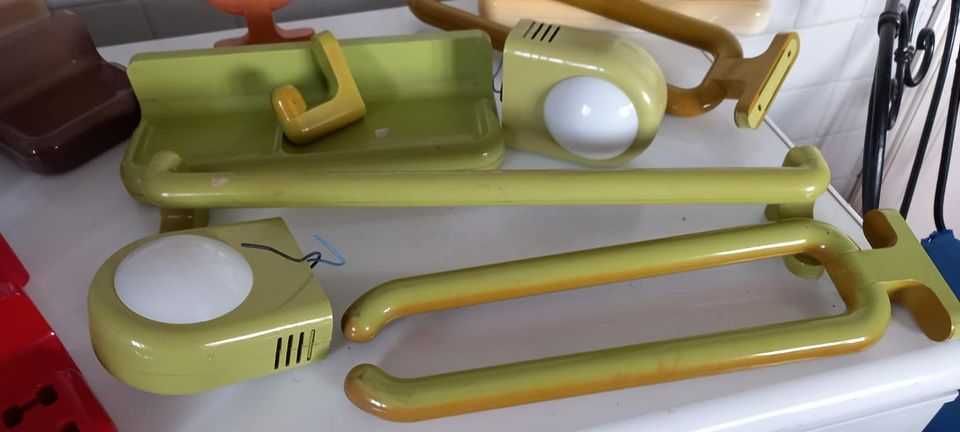 Toalheiros para casa de banho e outros utensilios