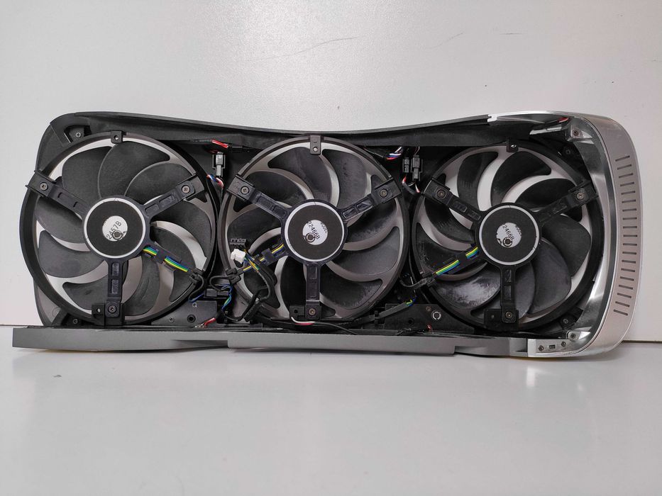 Obudowa + 3 x Wentylator Zotac GeForce RTX 4090 AMP Extreme AIRO 24GB