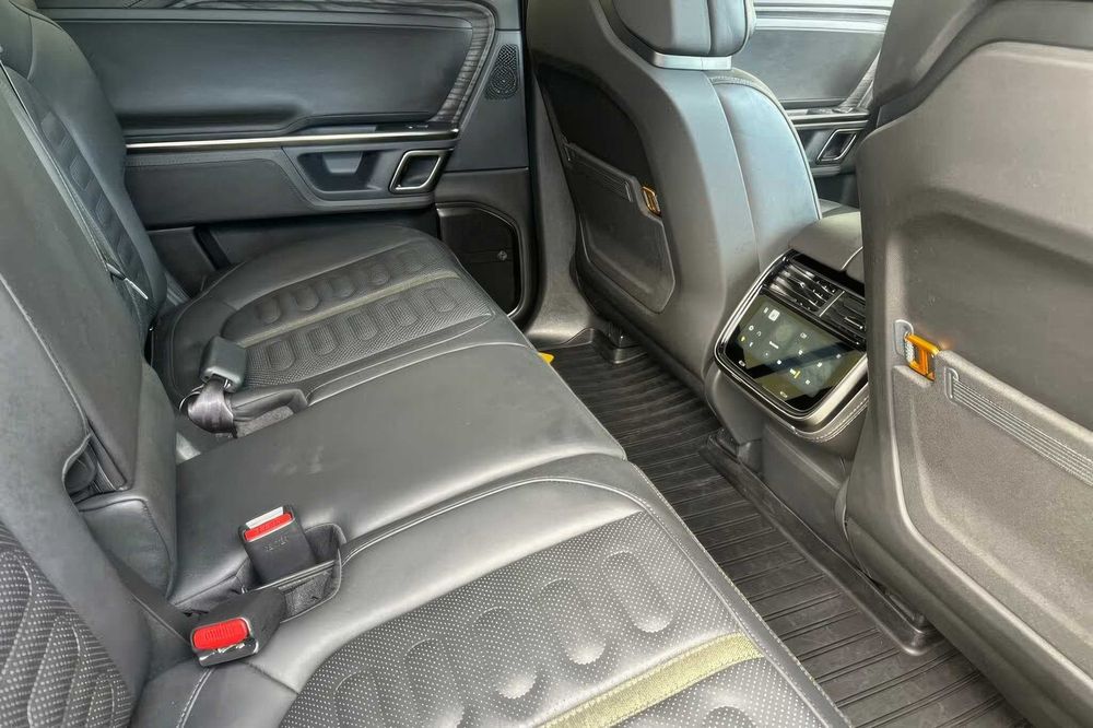 Rivian R1S Adventure Quad Motor      2023