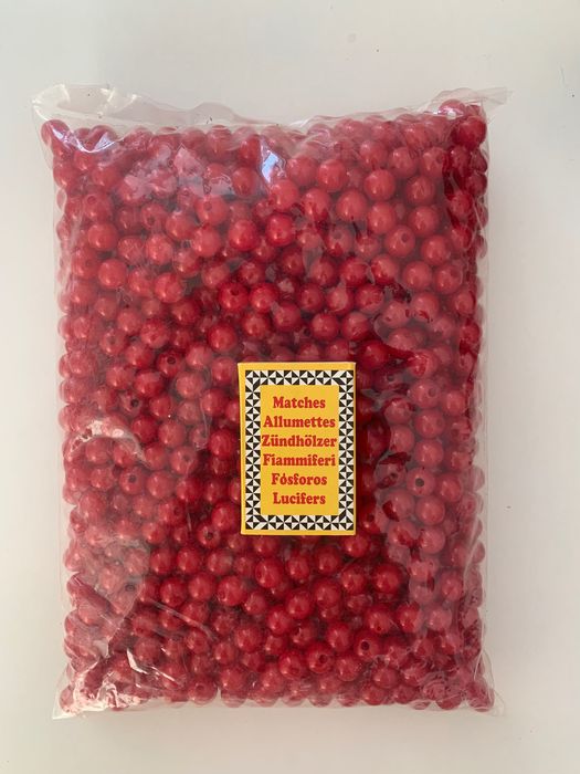 Намистини пластик червоні