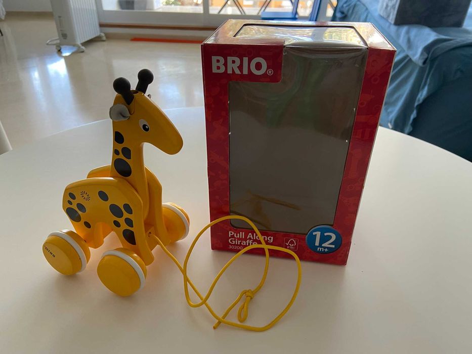 Girafa BRIO como nova