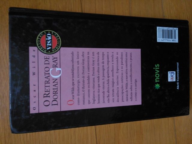 livro o retrato de Dorian Gray Oscar Wilde biblioteca visão