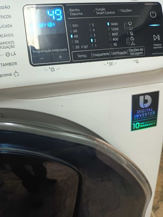 Máquina lavar e secar roupa
