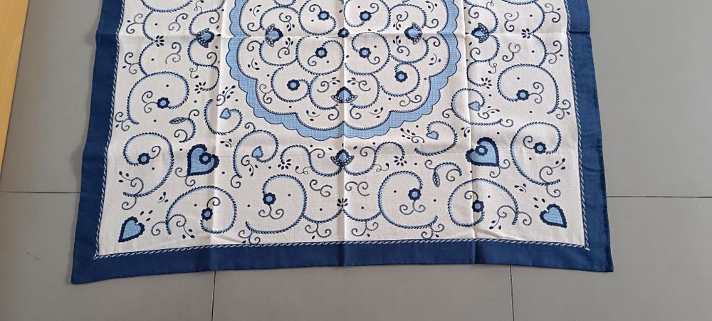Toalha de cozinha azul e branca - 100x100cm