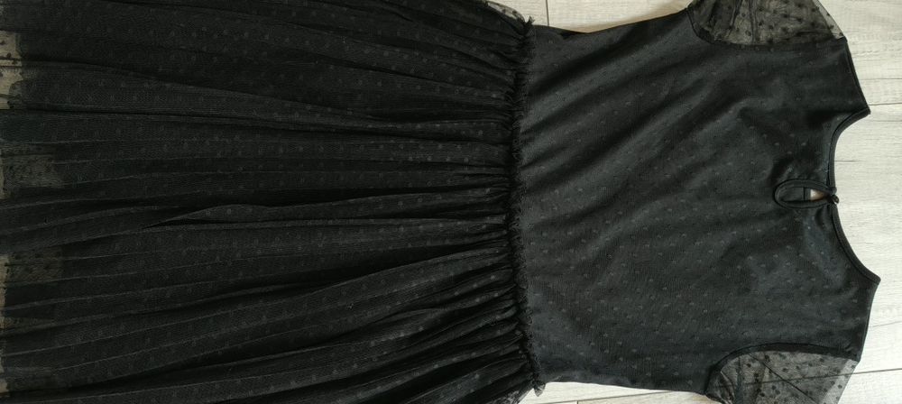 Czarna sukienka dziewczęca 152/158