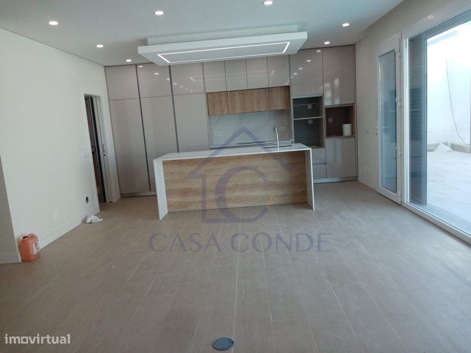 Moradia T4 Duplex com piscina, 180 m², acabamentos de luxo