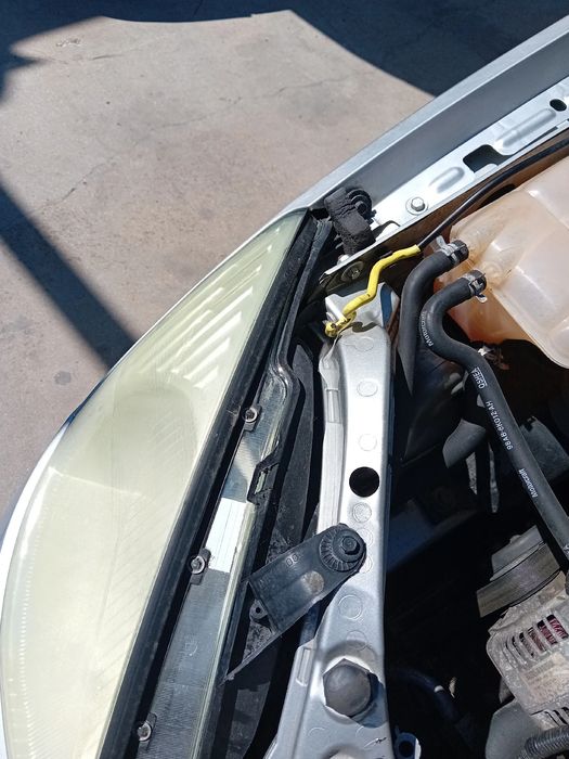 Ótica / farol direita FORD Focus I (DAW, DBW)