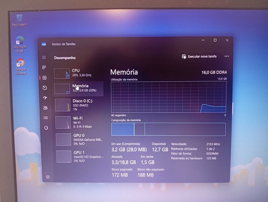 Lenovo Ideapad i7 7500 + Geforce 940MX + 16GB RAM + SSD
