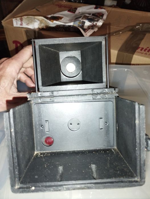 Máquina fotográfica muito antiga para coleccionadores.