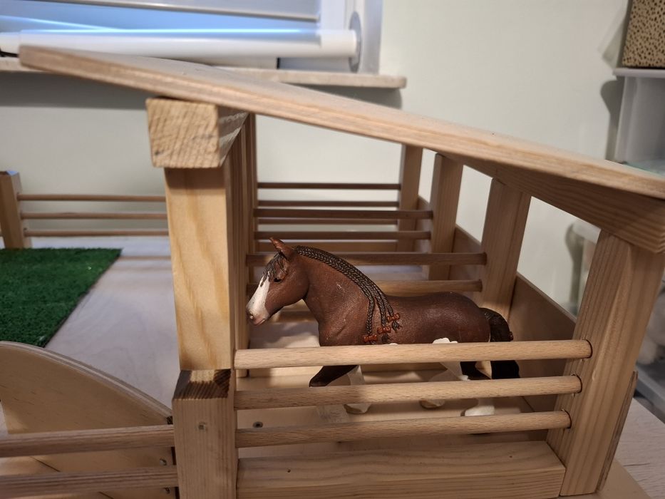 Stajnia stadnina dla koni Schleich drewniana sklejka 45x95 hand made