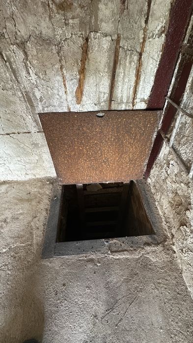 РОЗСТРОЧКА. ГК 14, Кірово, криша зроблена, світло, підівал, яма