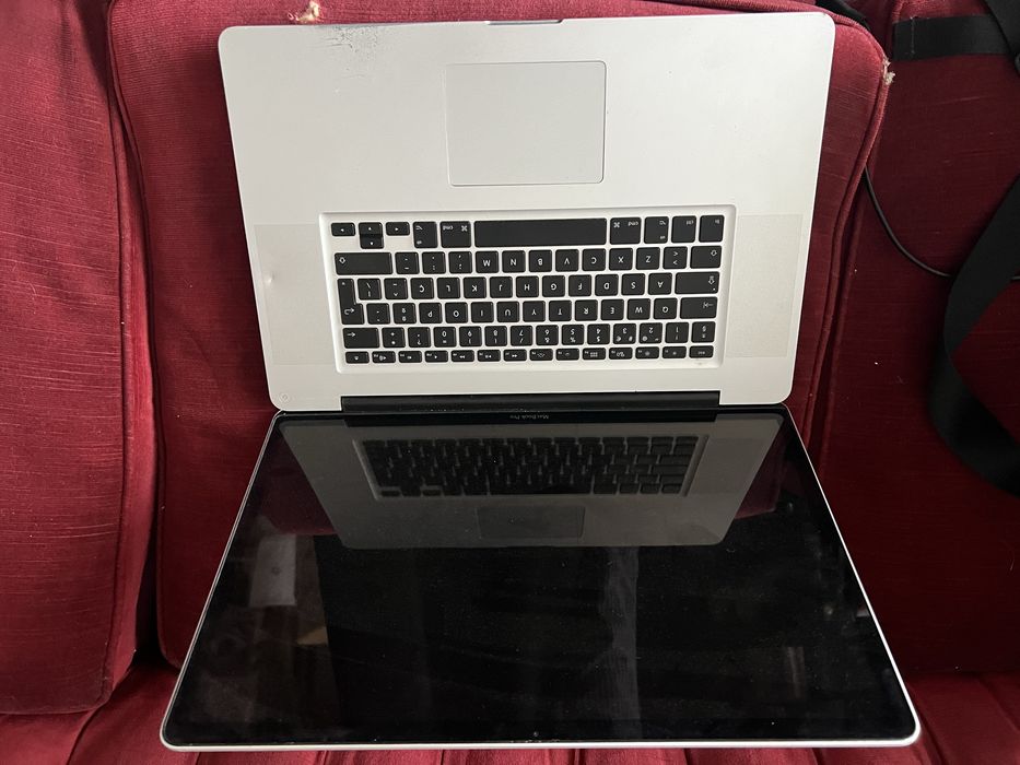Vendo Macbook 17” pro 2011