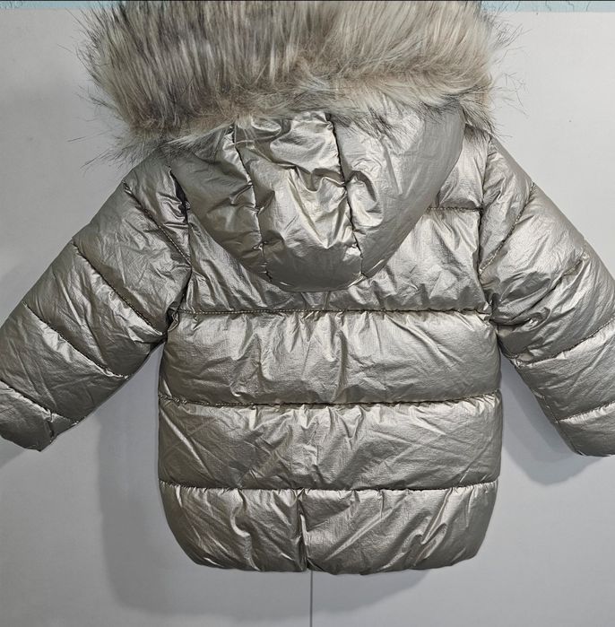 Куртка Reserved для дівчинки 86 розмір.