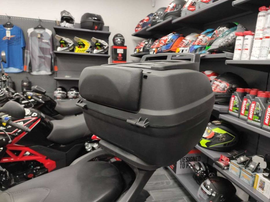Практичний та якісний кофр з спинкою для мотоцикла з АБС пластику 40л