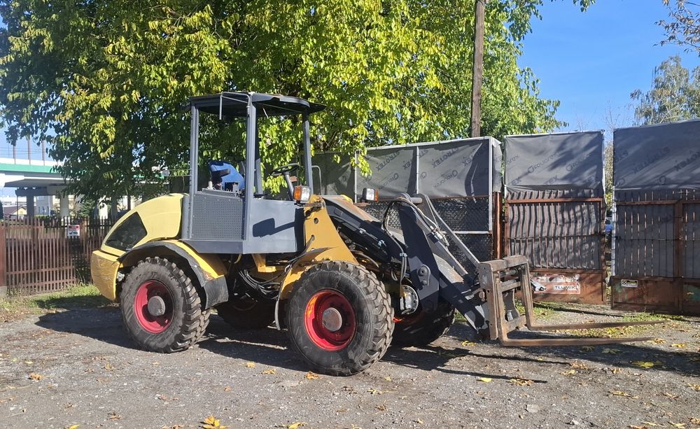Ladowarka new holland w70 rok 10 okazja transport