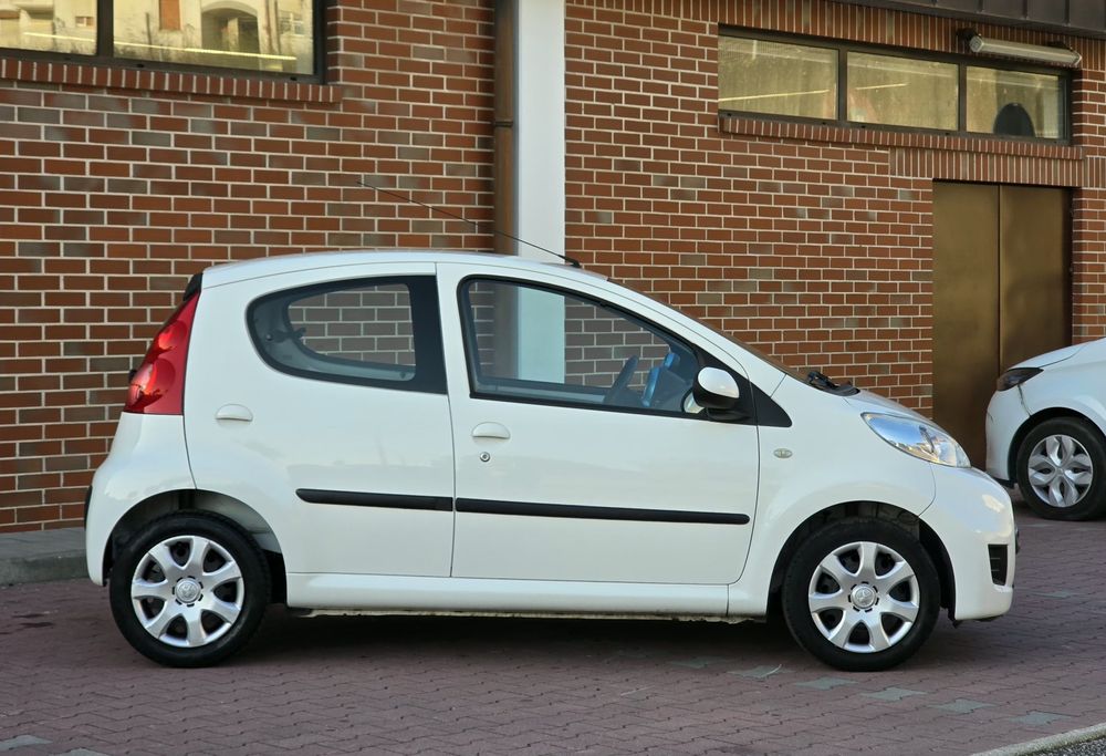 Peugeot 107 1.0 Urban  |  AR CONDICIONADO