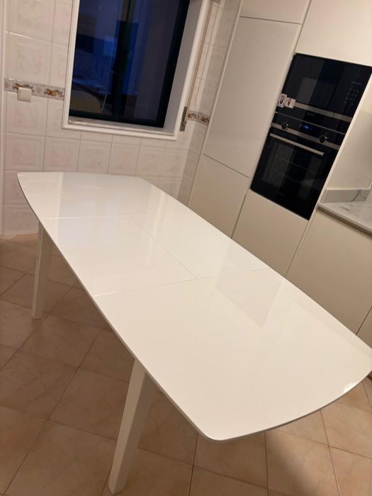 Mesas de jantar branca com 6 cadeiras