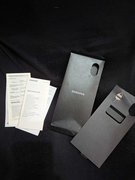 Jak NOWY Samsung Galaxy Z Flip 4 128GB 8GB Czarny BRAK RAT