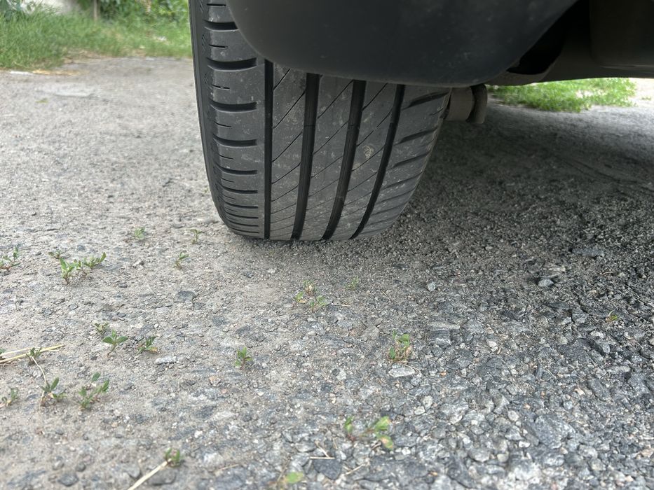 Nissan leaf електро