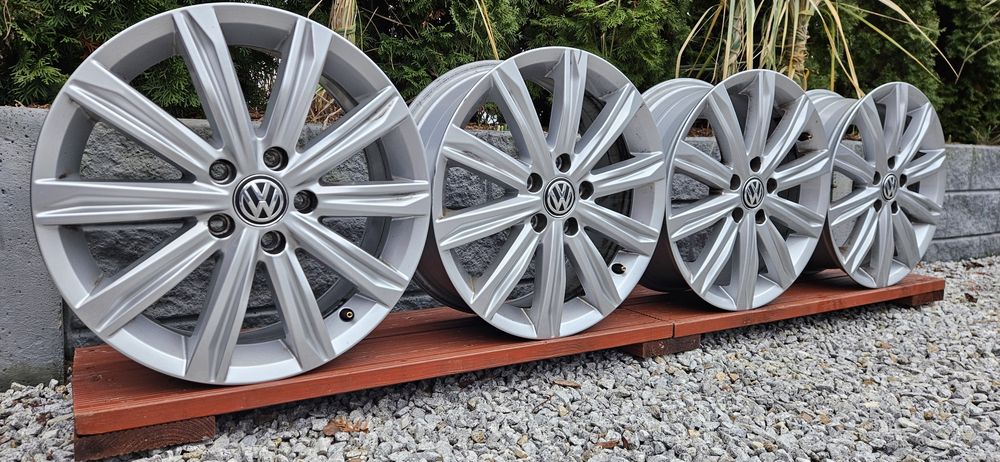 VW Touran/ Jetta/ Golf - felgi Stockholm  -  17"