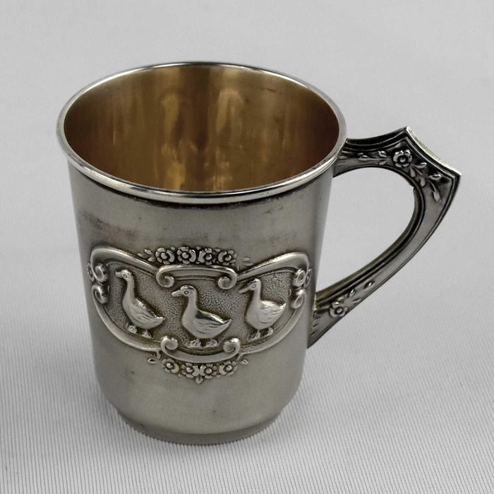 Caneca para bebé em prata portuguesa decoração revelada com patos
