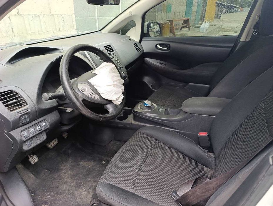 Nissan leaf  2014