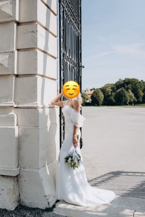 Продам весільну сукню